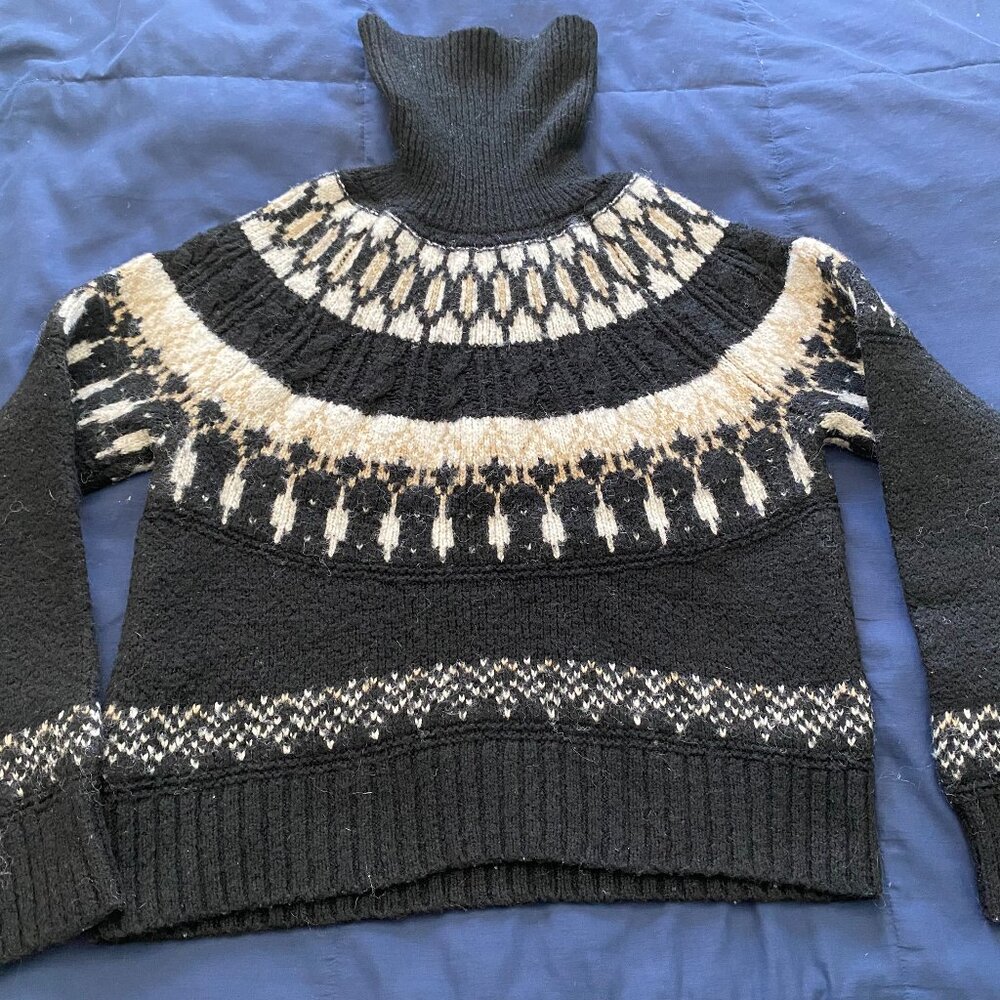 Two Old Navy Turtleneck Sweaters Size Medium (One black, one cream) - Picture 2 of 7